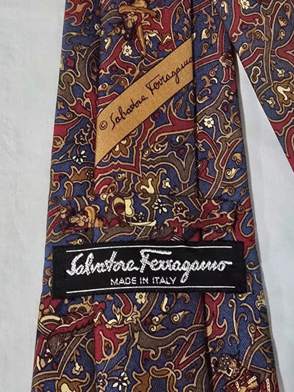 Salvatore Ferragamo Made in Italy 100% Silk Necktie Red Blue Gold Figural Scroll